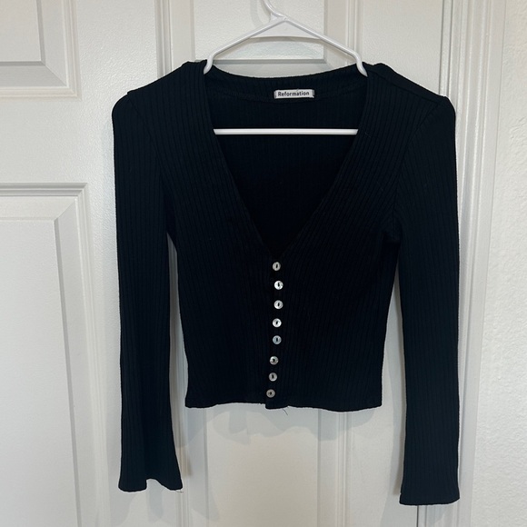 Reformation Tops - Reformation Cropped Long Sleeve Button Down Sweater Top Size small